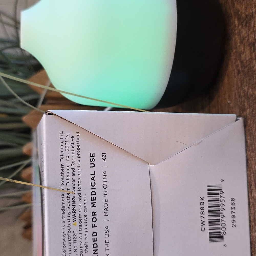 Colorways Desktop Mini Diffuser With Color Changing Lights - Picture 6 of 7